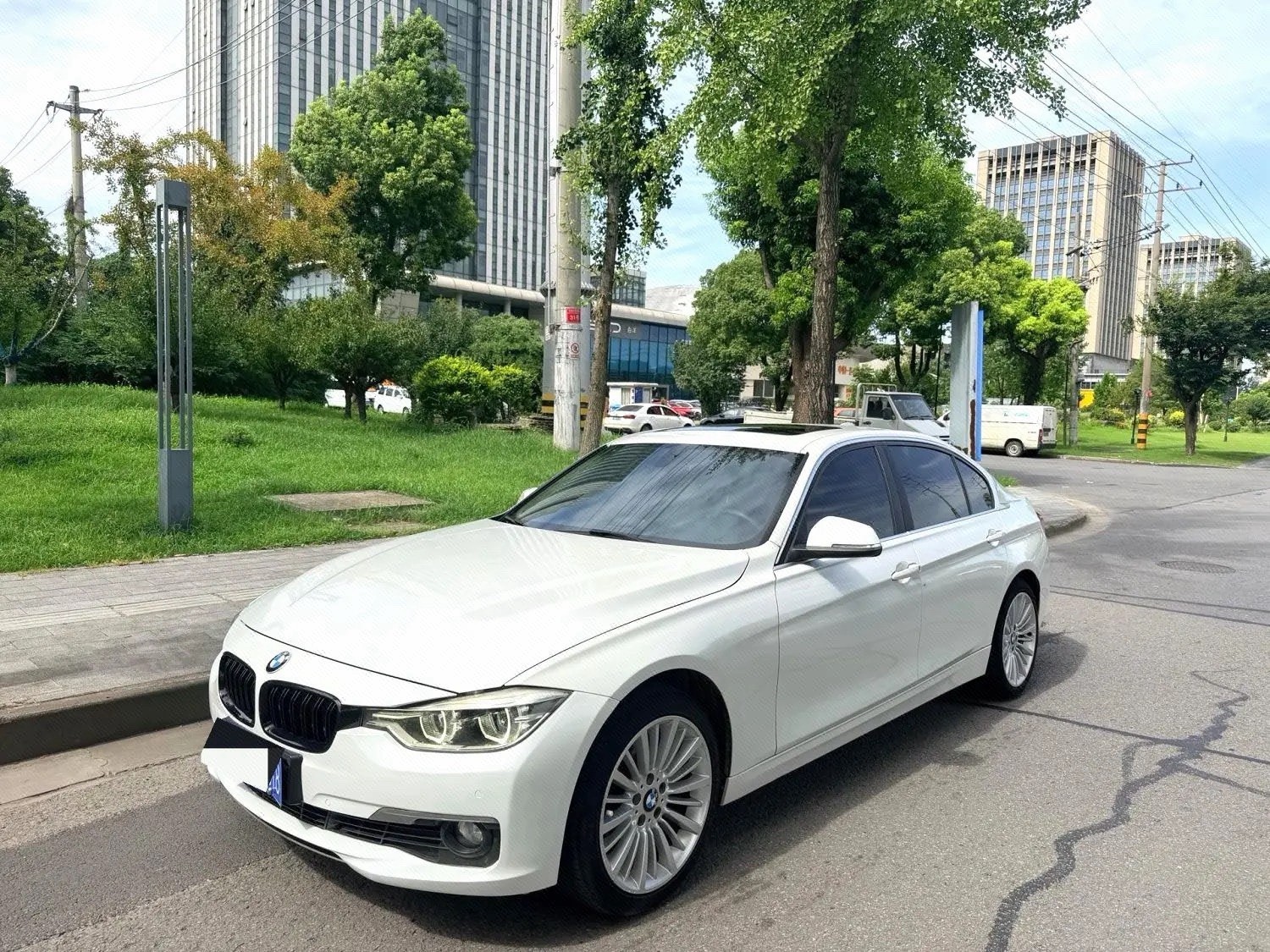 BMW 3 Series 2018 car image 