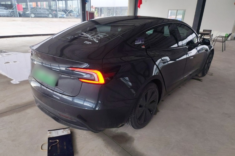 Tesla Model 3 2024 #7 Tesla Model 3 2024 صورة سيارة #7