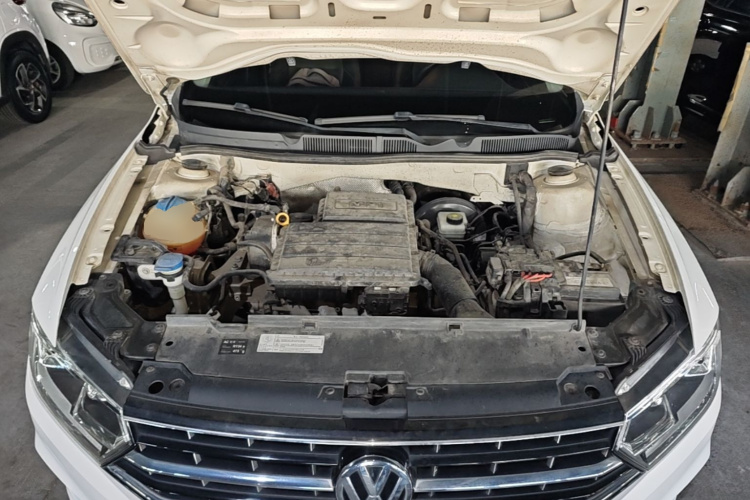 Volkswagen Bora 2017 car image #20