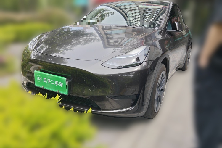 Tesla Model Y 2023 #2 Tesla Model Y 2023 car image #2