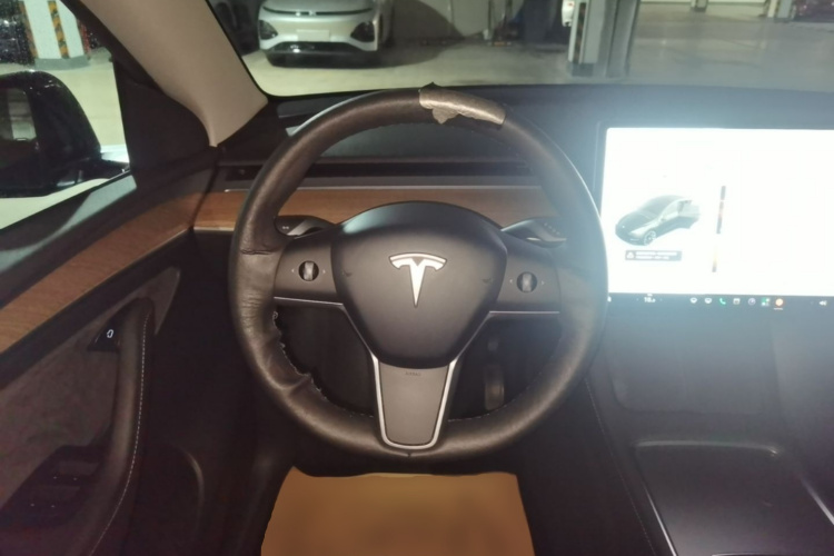 Tesla Model Y 2021 #11 Tesla Model Y 2021 car image #11