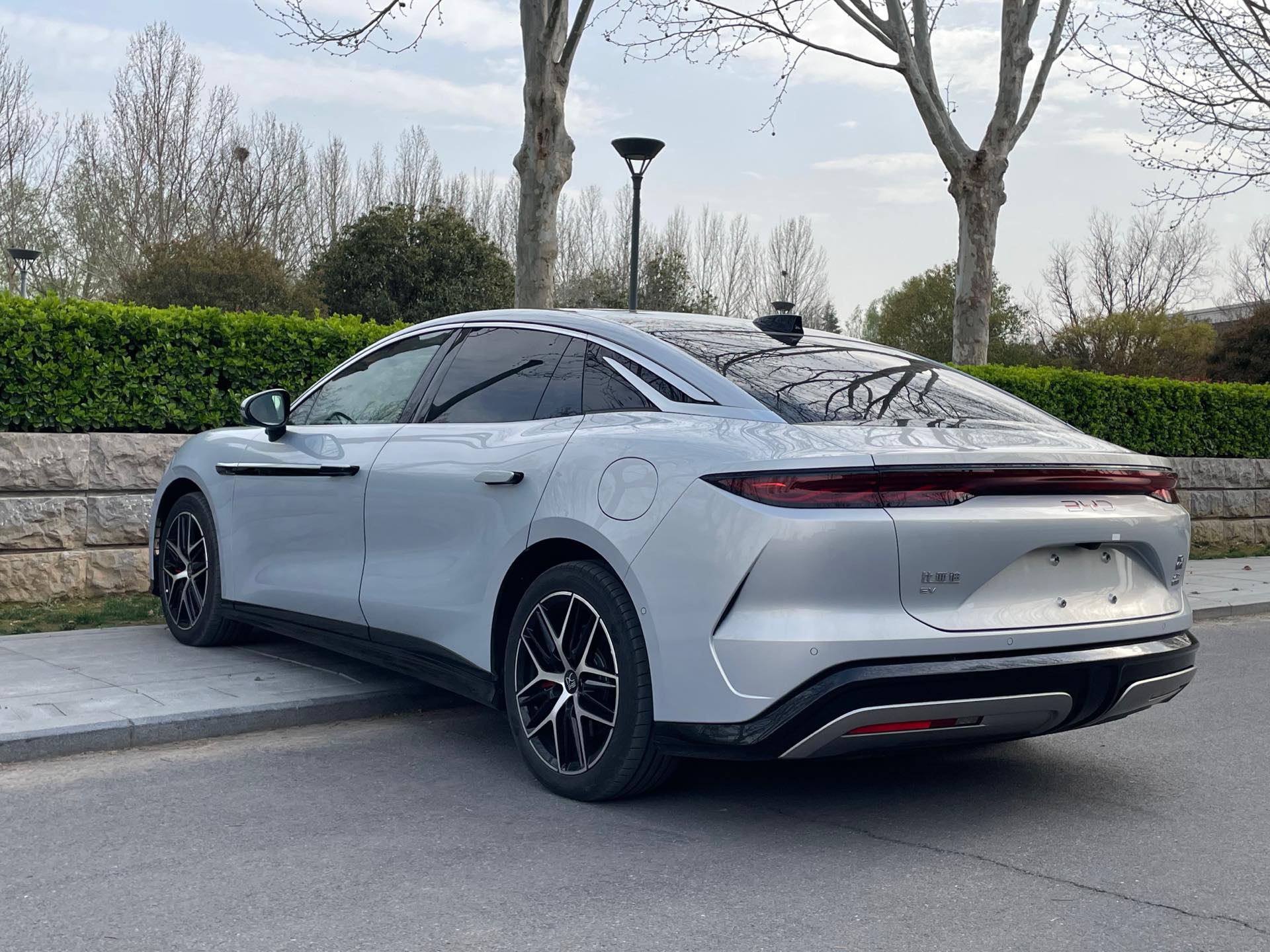 BYD HanL 2025 صورة سيارة #7