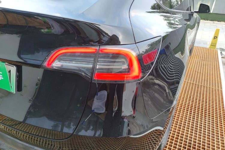 Tesla Model Y 2021 #8 Tesla Model Y 2021 car image #8