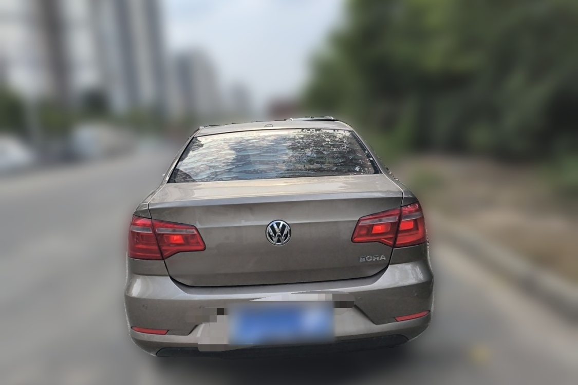 Volkswagen Bora 2013 car image #6
