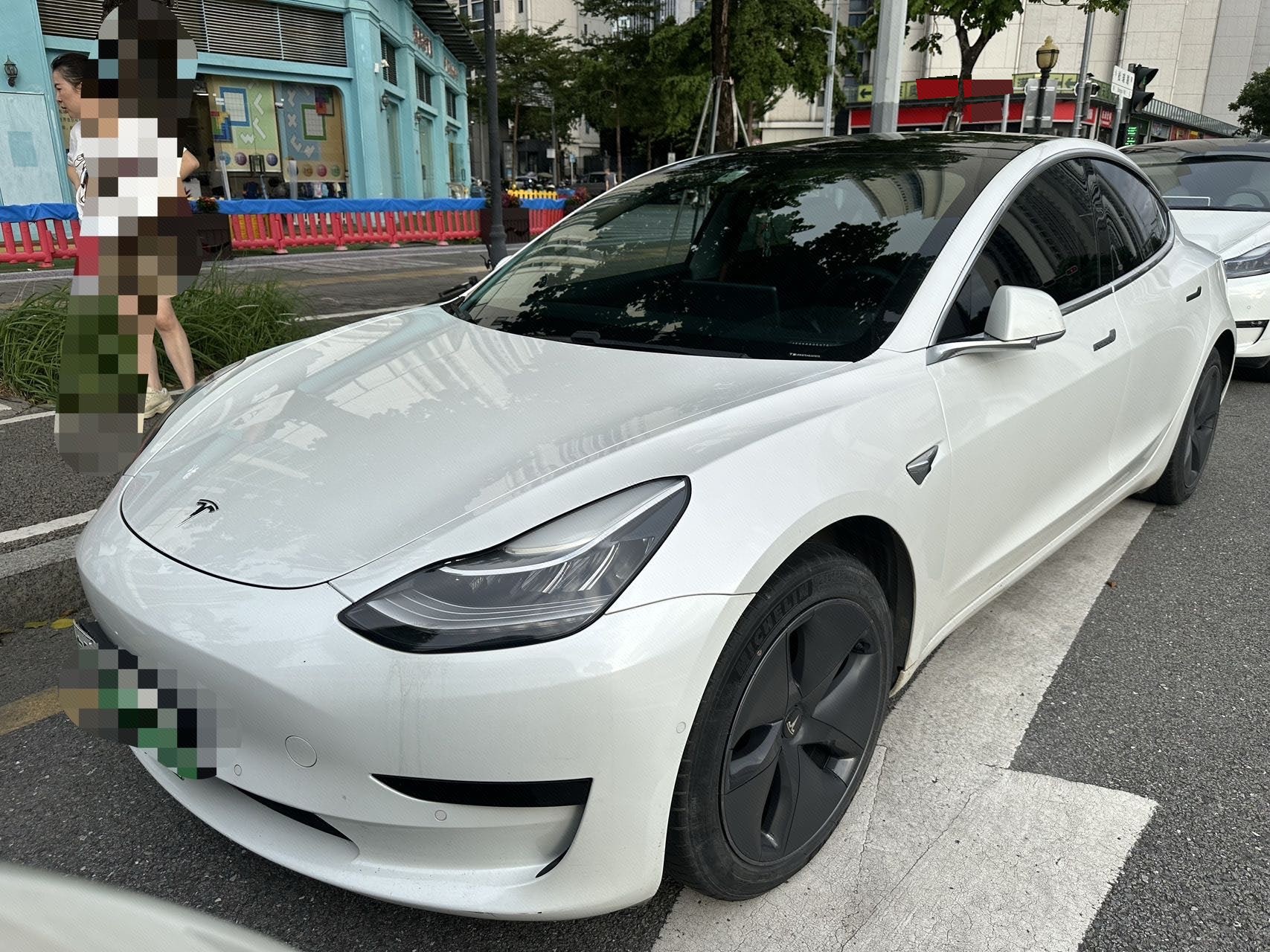 Tesla Model 3 2020 car image 