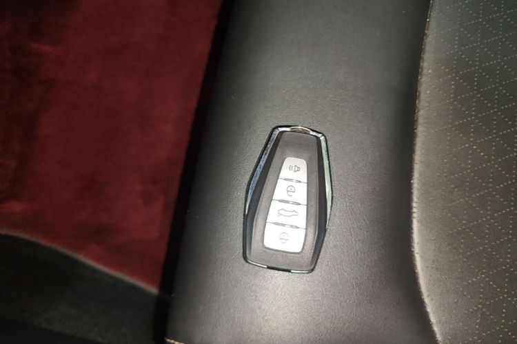 GEELY Emgrand 2021 car image #9