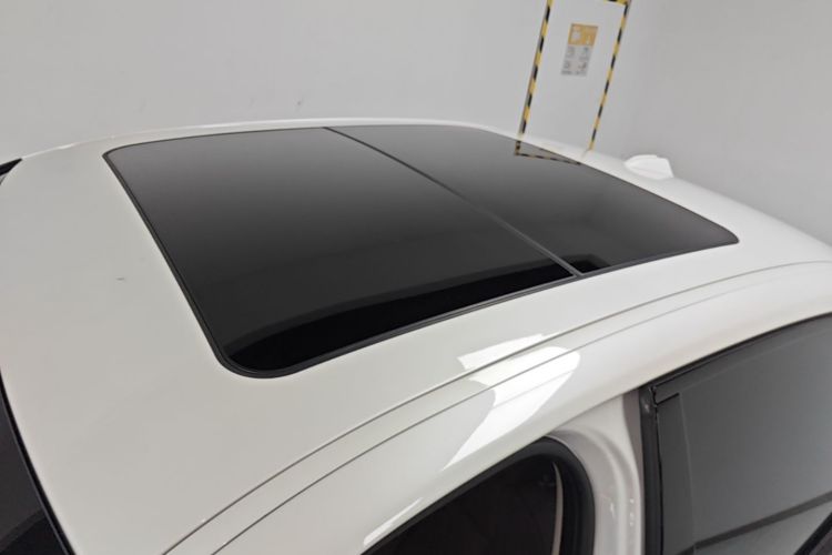 BMW 3 Series 2025 #25 BMW 3 Series 2025 car image #25
