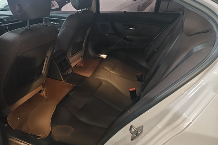 BMW 3 Series 2018 #13 BMW 3 Series 2018 car image #13