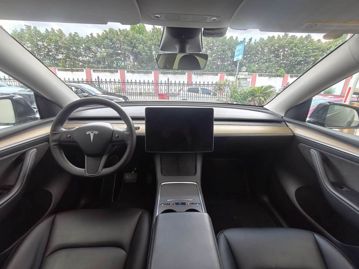 Tesla Model Y 2022 #9 Tesla Model Y 2022 car image #9