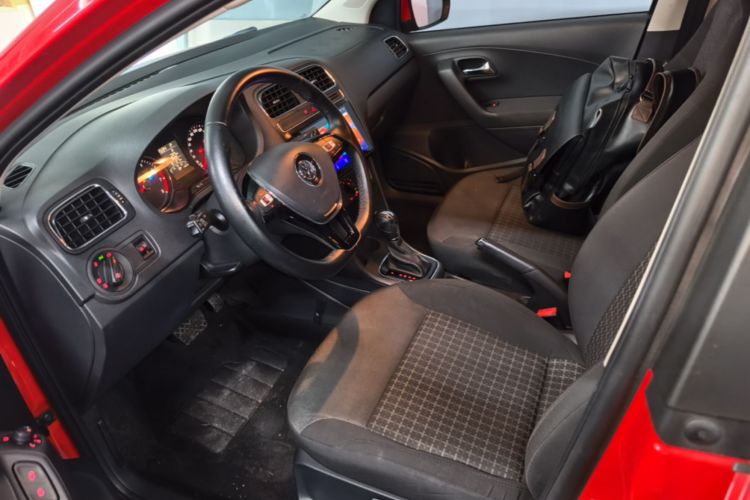 Volkswagen Polo 2016 car image #15