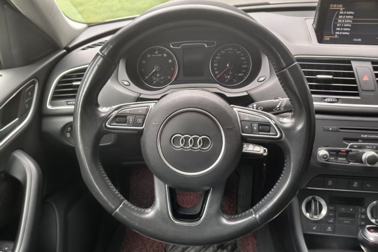Audi Q3 2015 #11 Audi Q3 2015 car image #11