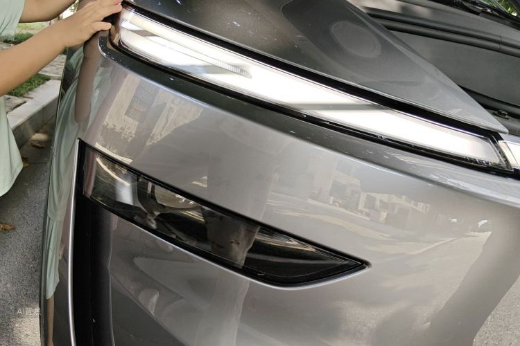 Tesla Model Y 2025 #8 Tesla Model Y 2025 car image #8