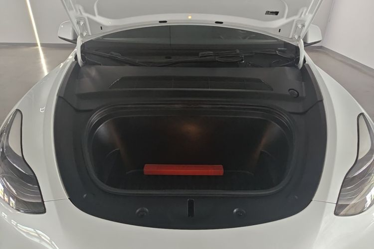 Tesla Model Y 2022 #20 Tesla Model Y 2022 car image #20