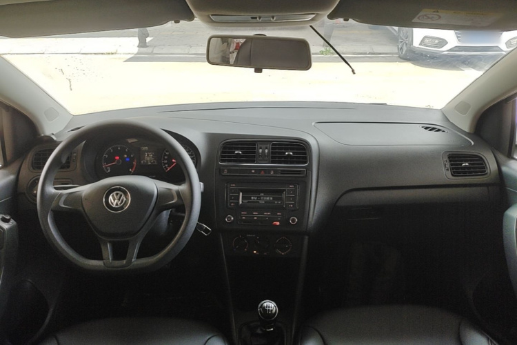 Volkswagen Polo 2019 car image #10