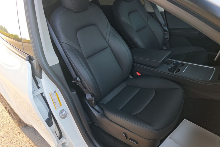 Tesla Model Y 2022 #24 Tesla Model Y 2022 car image #24