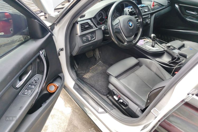 BMW 3 Series 2018 car image #18