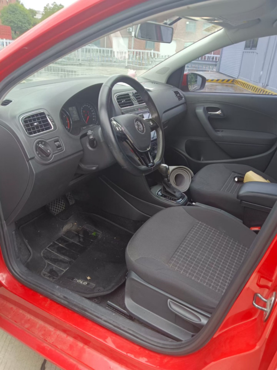 Volkswagen Polo 2017 car image #4