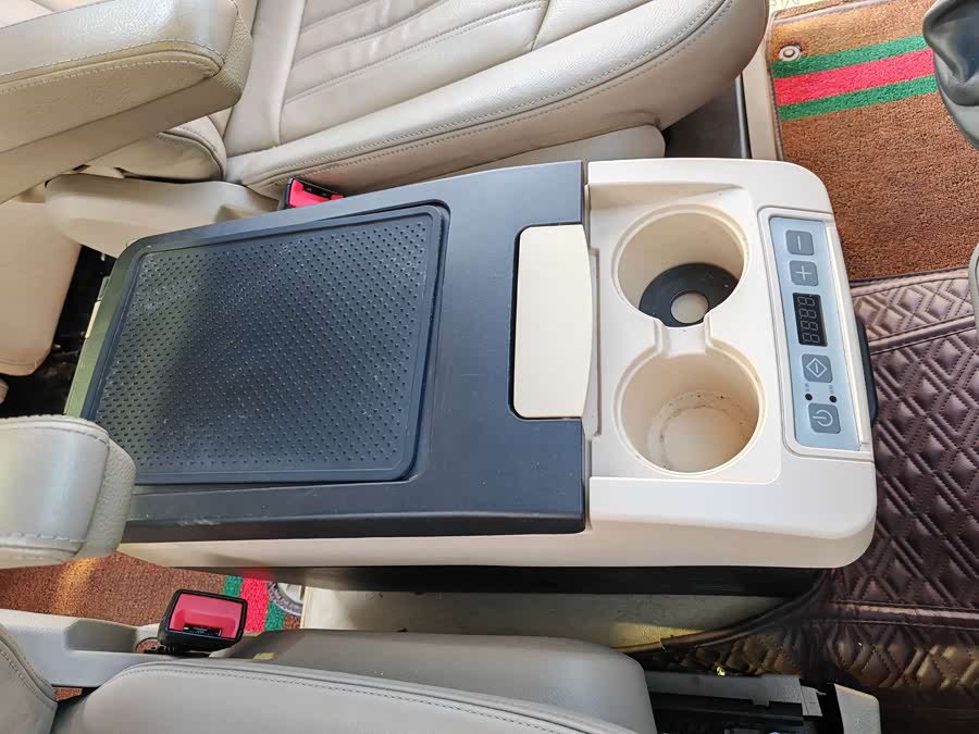 奔驰 唯雅诺 2013 汽车图片 #28