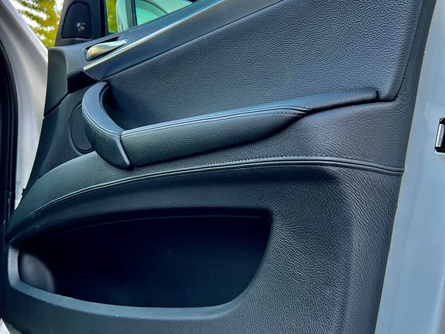 BMW X6 M 2012 car image #28