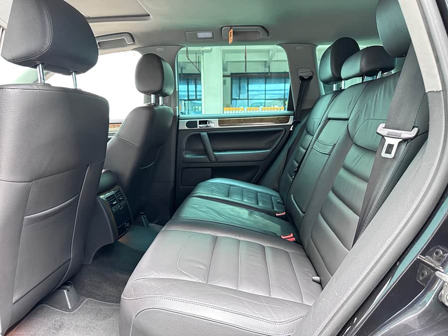 Volkswagen Touareg 2010 immagine di auto #28