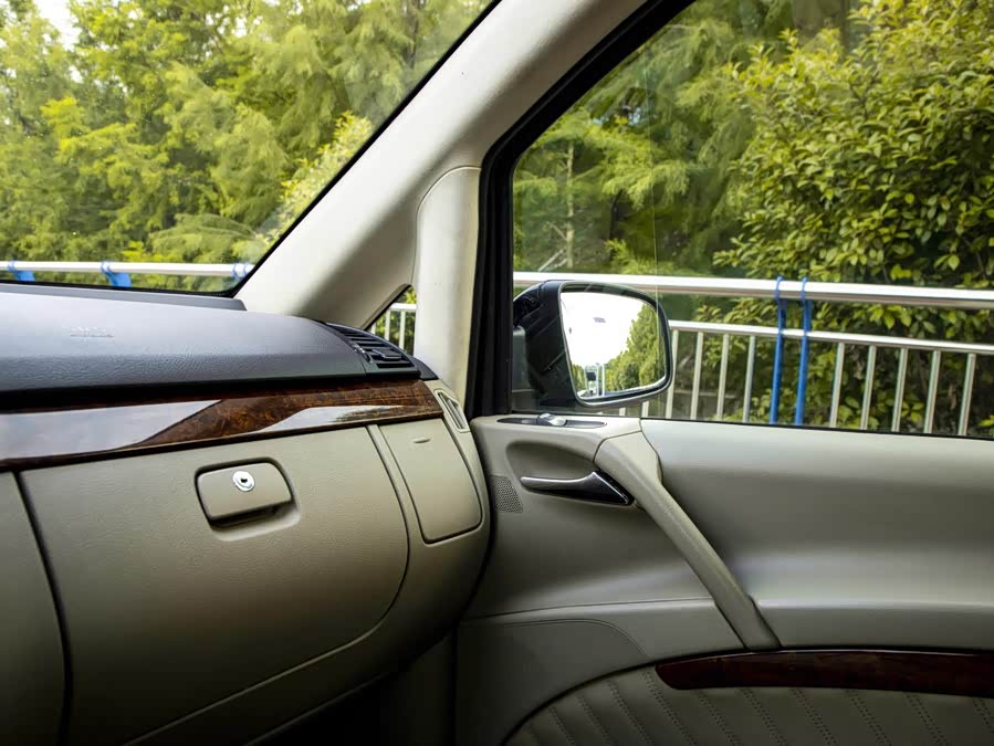 奔驰 唯雅诺 2013 汽车图片 #28