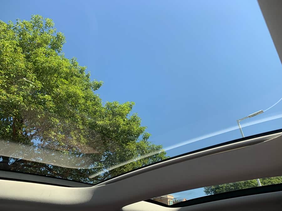 Mercedes-Benz GLA Class 2017 immagine di auto #28