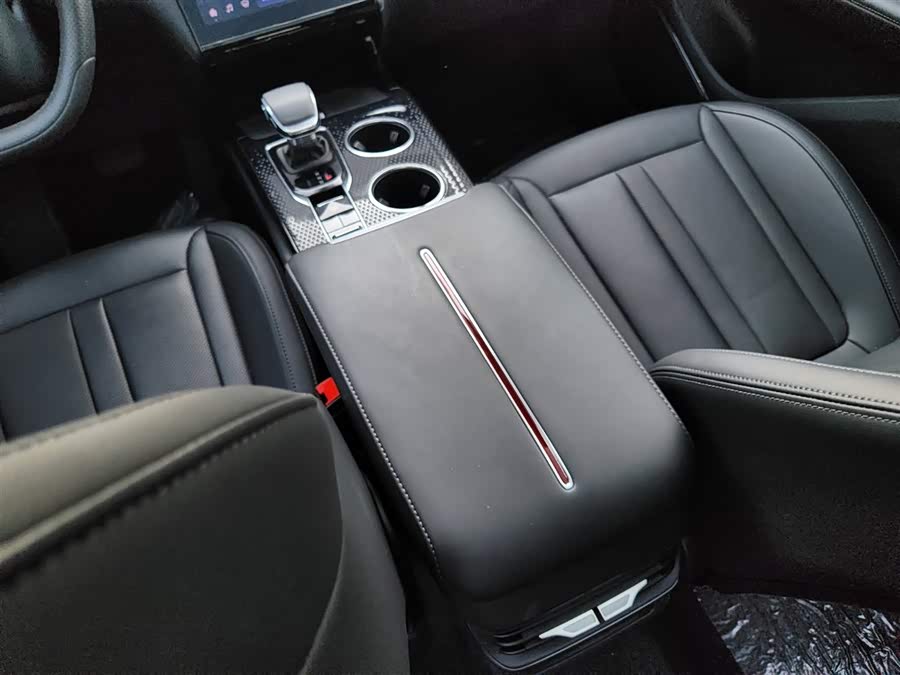 HongQi HS3 PHEV 2024 #28 HongQi HS3 PHEV 2024 car image #28