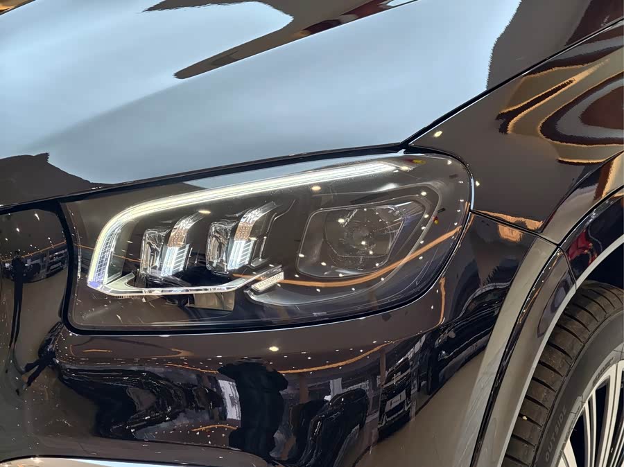 Mercedes-Benz Maybach GLS 2023 car image #28