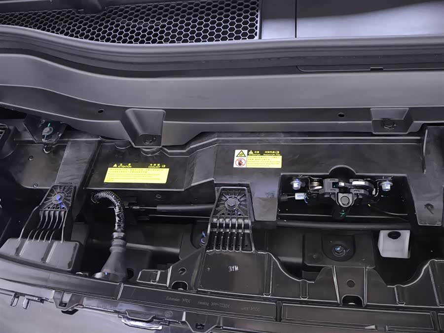 Xpeng X9 2024 immagine di auto #28