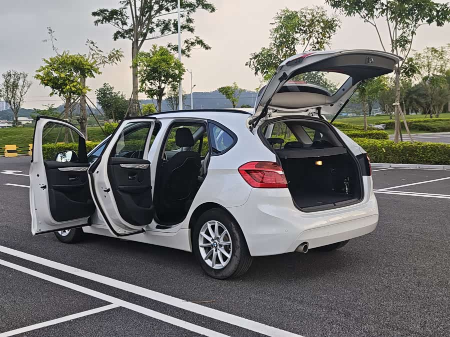 BMW 2 Series Tourer 2018 car image #28