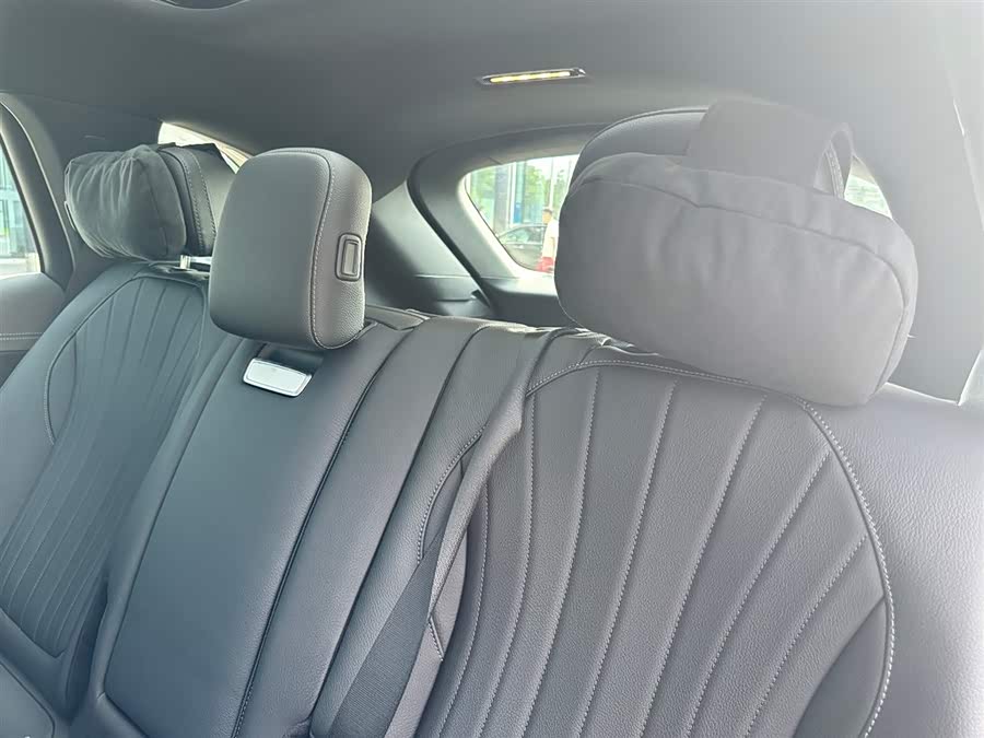 Mercedes-Benz EQS SUV 2023 car image #28