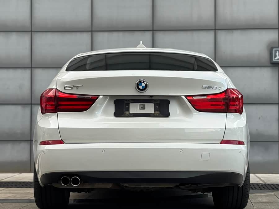 BMW 5 Series GT 2017 #28 BMW 5 Series GT 2017 صورة سيارة #28