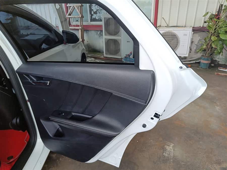 BYD e3 2022 изображение автомобиля #28