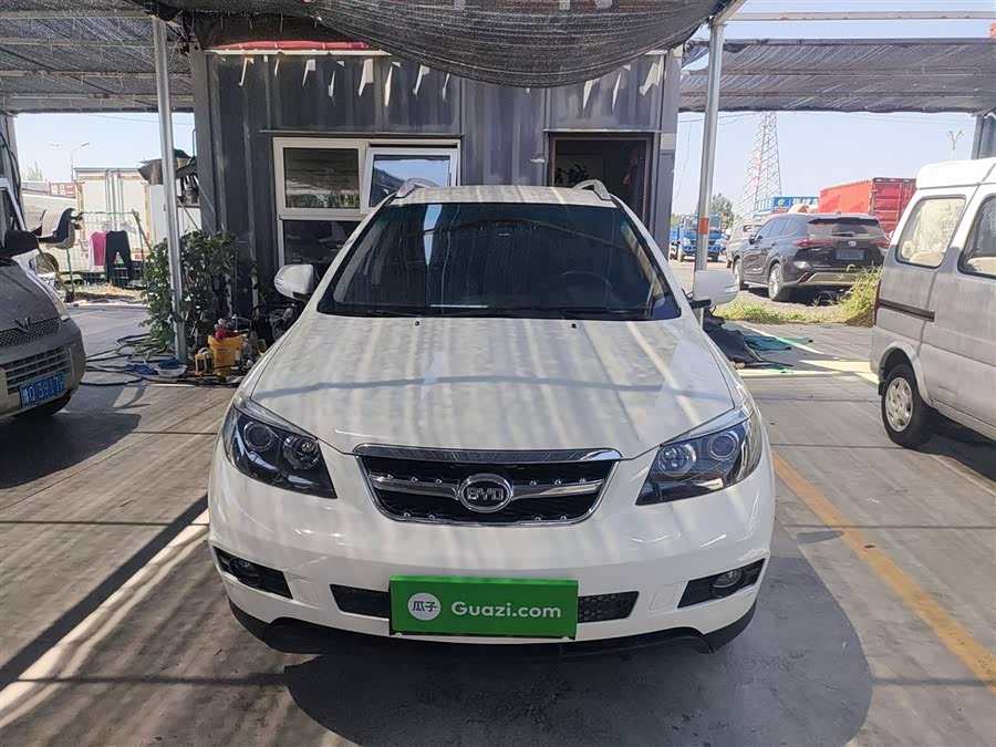 BYD S6 2015 car image #28