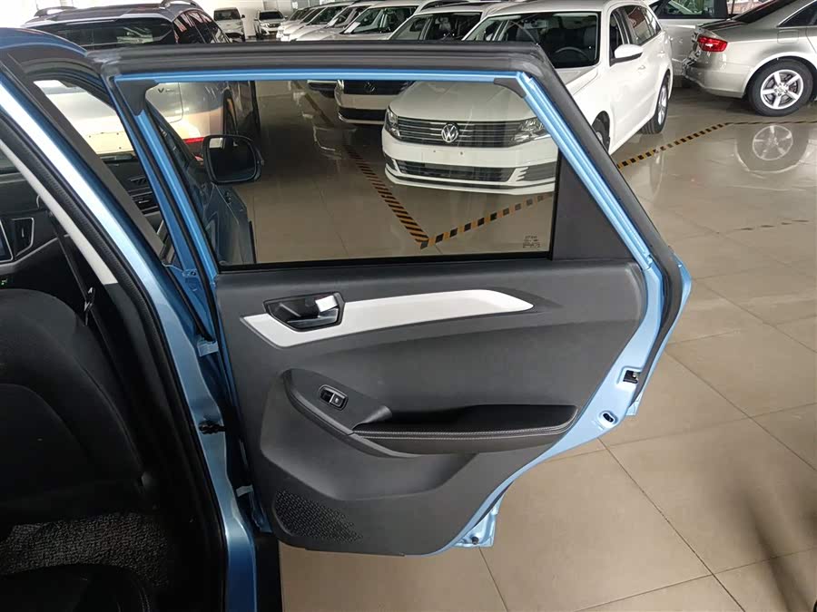 哪吒汽车 哪吒N01 2020 汽车图片 #28