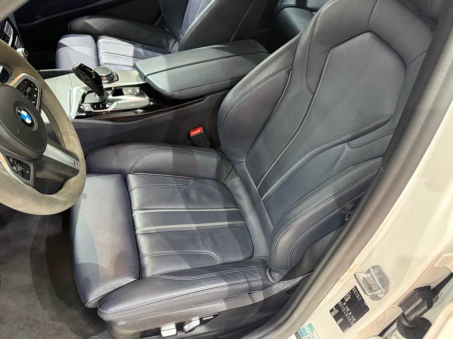 BMW 5 Series (Imported) 2019 #28 BMW 5 Series (Imported) 2019 car image #28