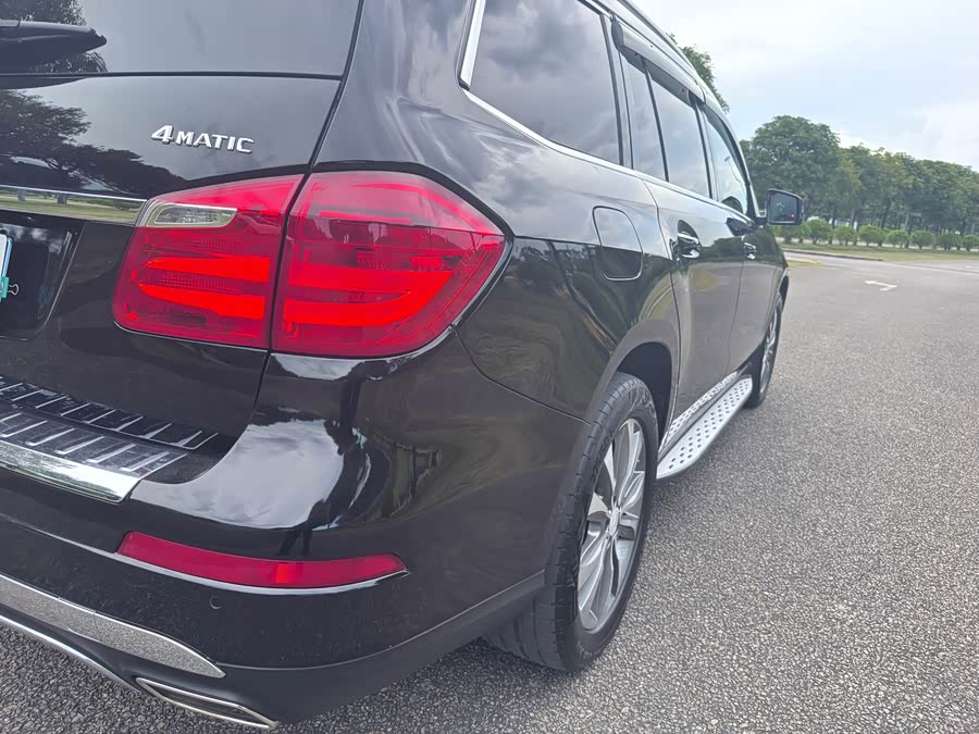 Mercedes-Benz GL Class 2017 immagine di auto #28