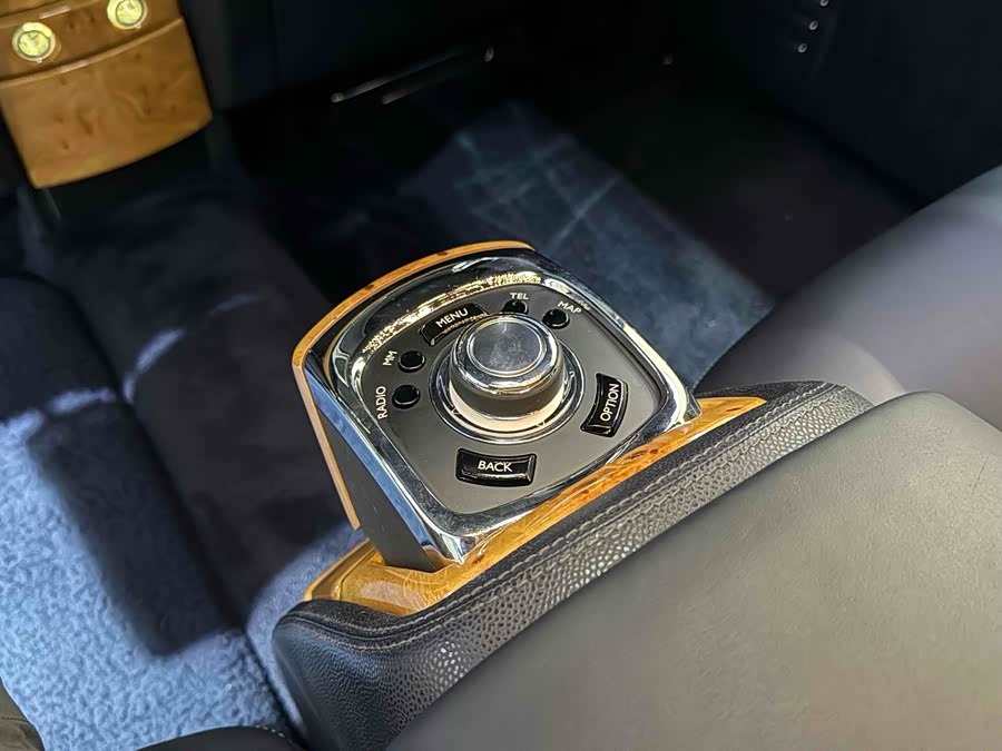 Rolls-Royce Phantom 2012 car image #28