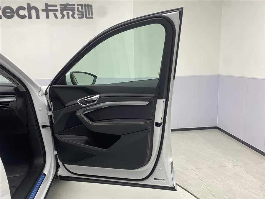 Mercedes-Benz SLK AMG 2025 #28 Mercedes-Benz SLK AMG 2025 صورة سيارة #28