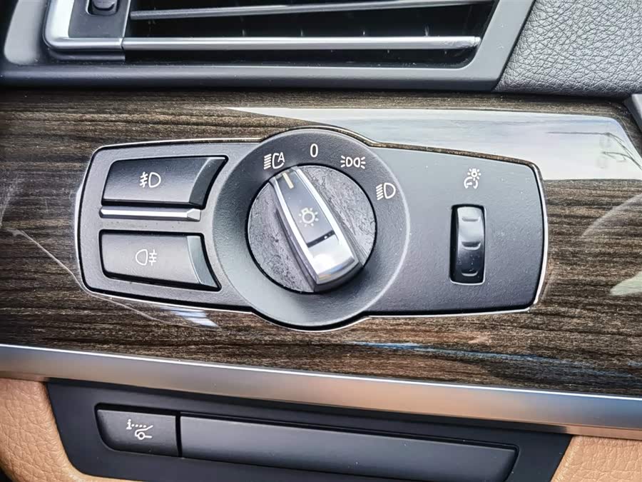 BMW i4 M50 2015 car image #28