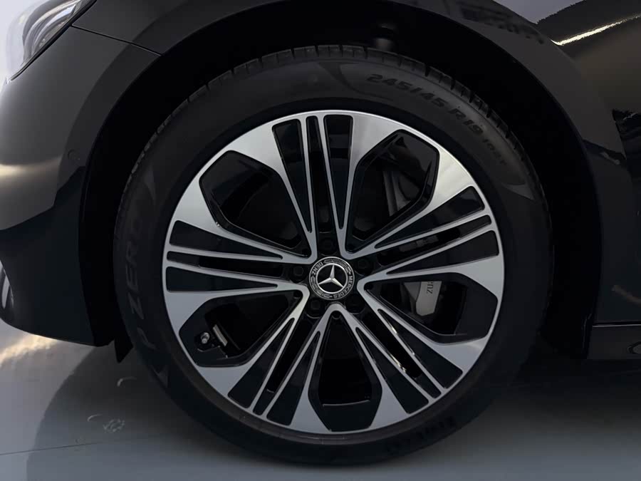 Mercedes-Benz E Class New Energy 2024 car image #28