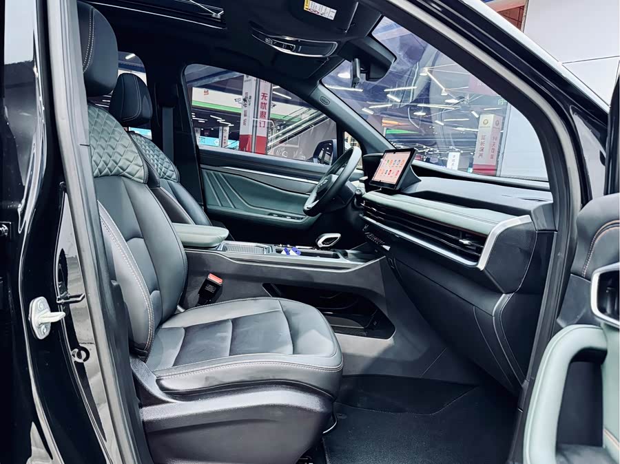 GEELY Okavango L 2023 car image #28