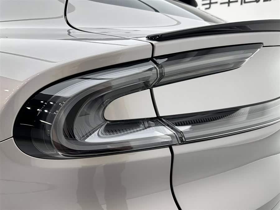 MI YU7 2025 #28 MI YU7 2025 car image #28