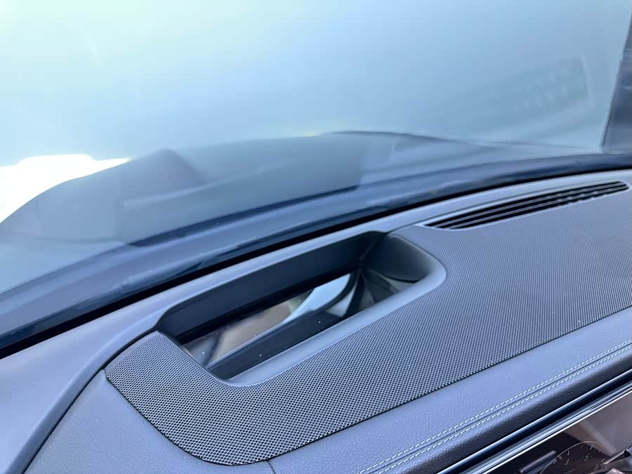 Mercedes-Benz GLS Class 2021 car image #28