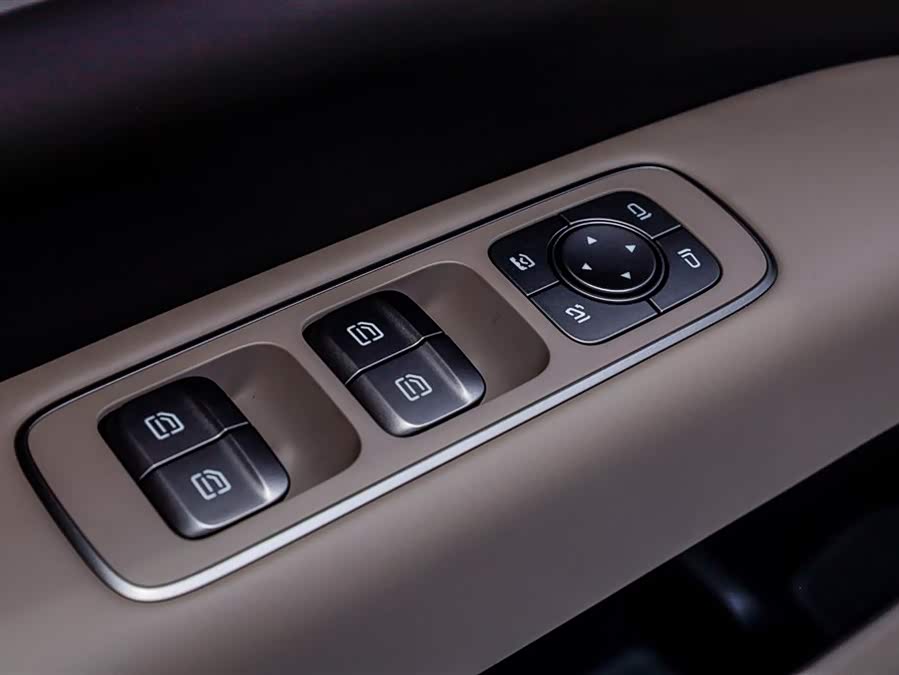 理想汽车 理想i6 2025 汽车图片 #28