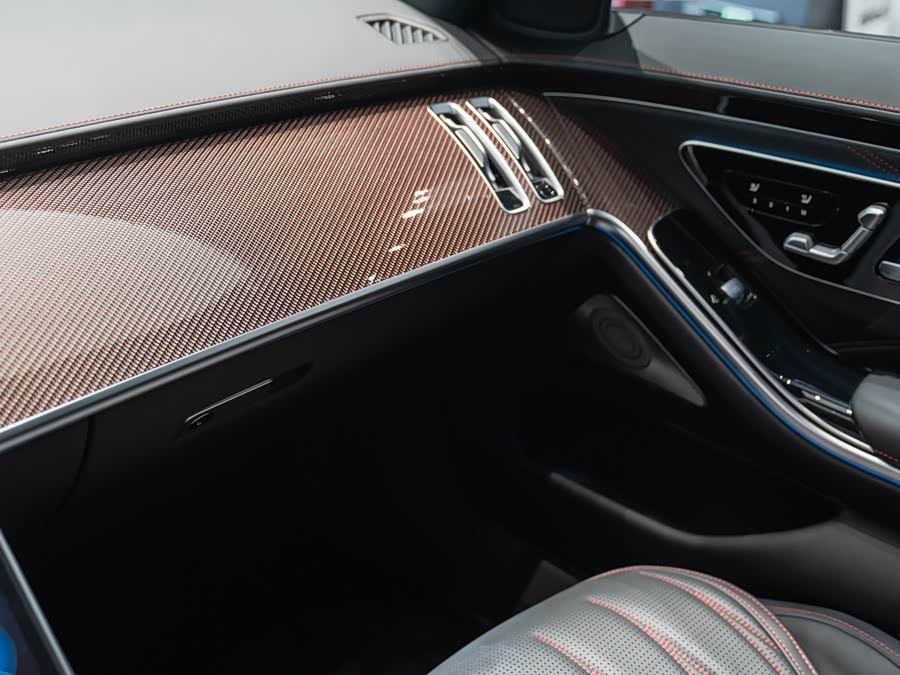 Mercedes-Benz S AMG New Energy 2024 صورة سيارة #28