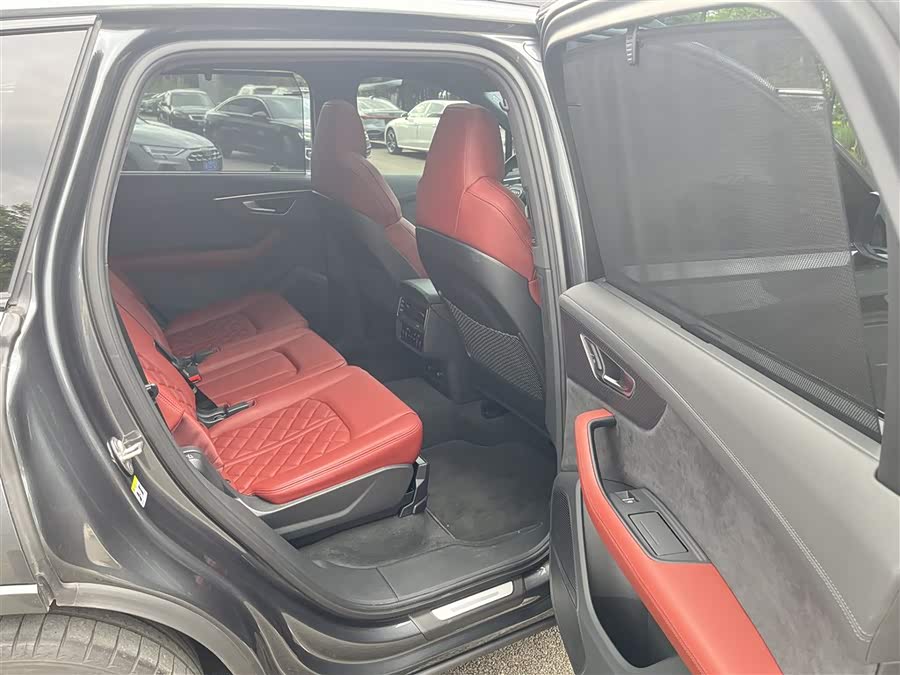 Audi SQ7 2024 immagine di auto #28