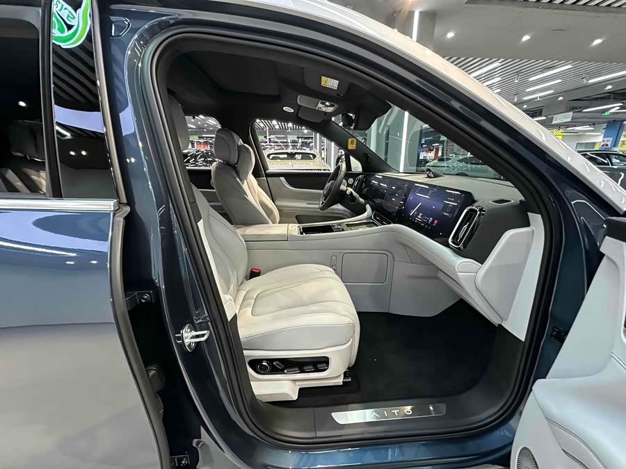 2024 car image #28