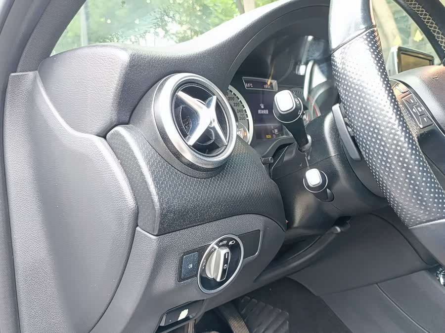 Mercedes-Benz A Class (Imported) 2014 #28 Mercedes-Benz A Class (Imported) 2014 car image #28