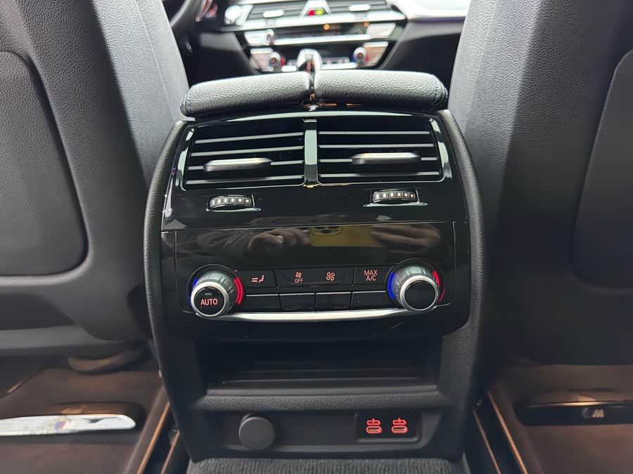 BMW 6 Series 2024 imagem de carro #28